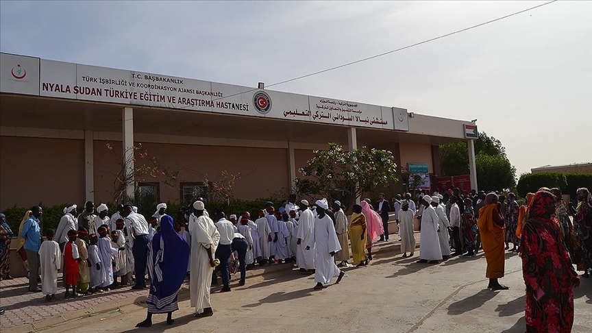 Türk hastanesi Sudan halkının yaralarını sarmayı sürdürüyor