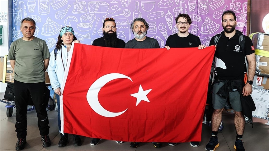 İkinci Ulusal Arktik Bilimsel Araştırma Seferi ekibi İstanbul'a döndü