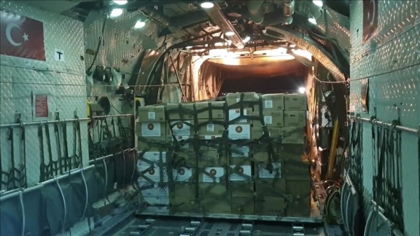 Pakistan'a yardım malzemeleri taşıyan beşinci uçak hareket etti